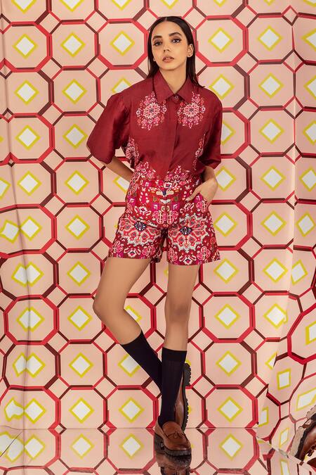 Betrue_Red Handloom Cotton Embroidery Kashan Print Shorts_Online_at_Aza_Fashions