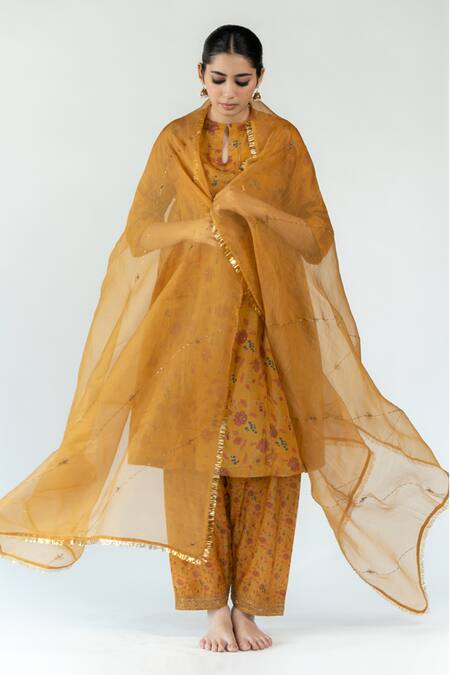 Nirjara_Yellow Organza, Silk Embroidery Adi Bell Odhani _Online_at_Aza_Fashions