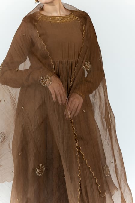 Buy_Nirjara_Brown Organza Silk Embroidered Kagri Chaand Odhani  _Online_at_Aza_Fashions