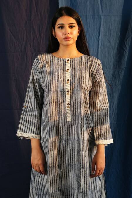 Banana Labs_White Cotton Round Neck Grade Flab Printed Kurta And Pant Set _Online_at_Aza_Fashions