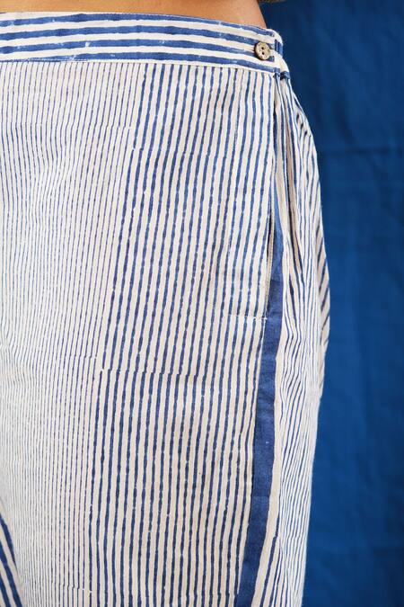 Shop_Banana Labs_White Cotton Round Neck Grade Flab Printed Kurta And Pant Set _Online_at_Aza_Fashions