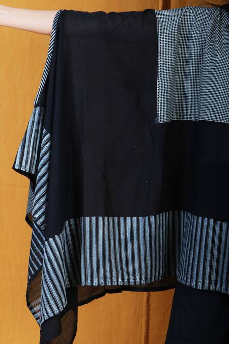 Banana Labs Black Cotton V-neck Hand Block Print Kaftan And Pant Set Online at Aza Fashions Banana Labs_Black Cotton V-neck Hand Block Print Kaftan And Pant Set _Online_at_Aza_Fashions