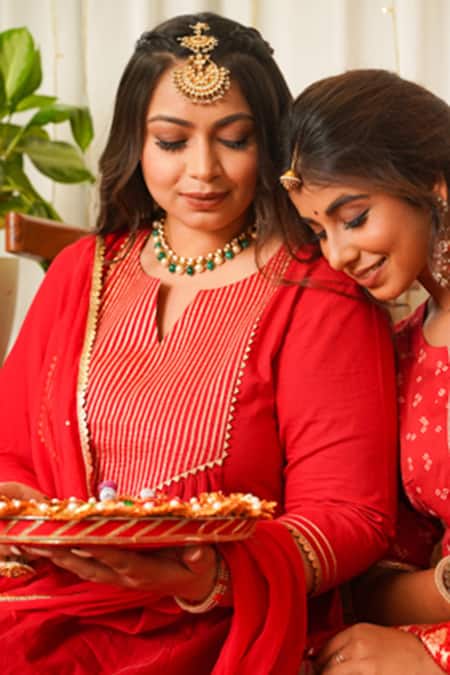 Ruchira Nangalia_Red Cotton, Chiffon Gota Patti, Sequins Split V-neck Work Kurta Set _Online_at_Aza_Fashions