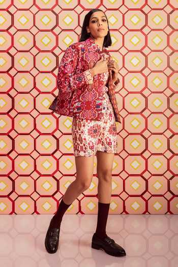 Betrue_Red Handloom Cotton, Silk Embroidery Collared Kashan Print Quilted Jacket _Online_at_Aza_Fashions