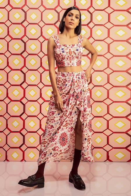 Betrue_White Handloom Cotton Embroidery Kashan Print Draped Skirt _Online_at_Aza_Fashions