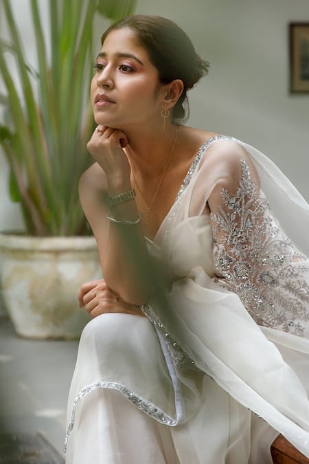 Peeli Dori_Ivory Saree  Silk Organza Embroidered Floral V Neck Set _Online_at_Aza_Fashions