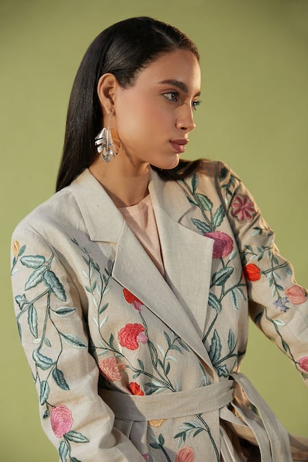Buy_Betrue_Beige Linen Embroidery Retro Floral Trench Coat _Online_at_Aza_Fashions