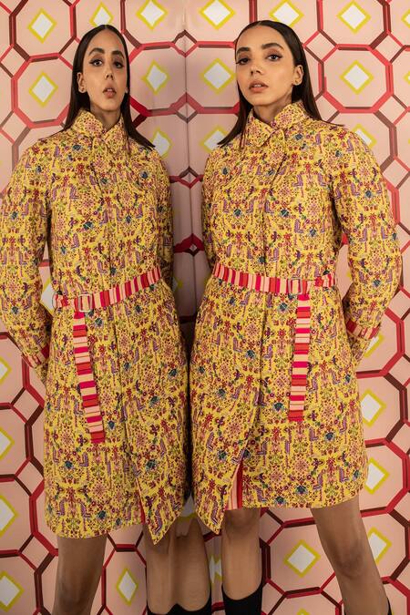 Buy_Betrue_Yellow Handloom Cotton, Silk Embroidery Collared Tabriz Print Quilted Jacket _Online_at_Aza_Fashions