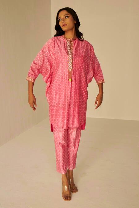 Buy Betrue Pink Chanderi Silk Embroidery, Hand Tie And Dye Shibori Pattern Top & Pant Set Online at Aza Fashions Buy_Betrue_Pink Chanderi Silk Embroidery, Hand Tie And Dye Shibori Pattern Top & Pant Set _Online_at_Aza_Fashions