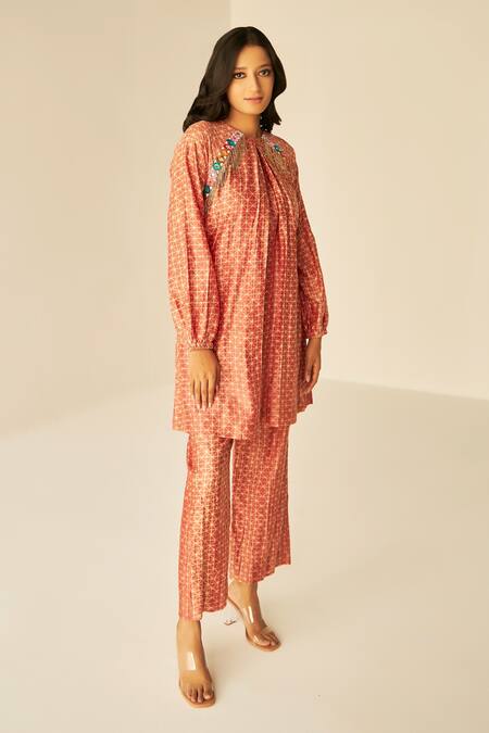 Shop_Betrue_Orange Chanderi Cotton Chains, Tie And Dye Shibori Pattern Top & Pant Set _Online_at_Aza_Fashions