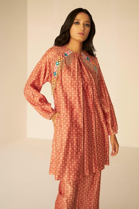 Betrue Orange Chanderi Cotton Chains, Tie And Dye Shibori Pattern Top & Pant Set at Aza Fashions Betrue_Orange Chanderi Cotton Chains, Tie And Dye Shibori Pattern Top & Pant Set _at_Aza_Fashions