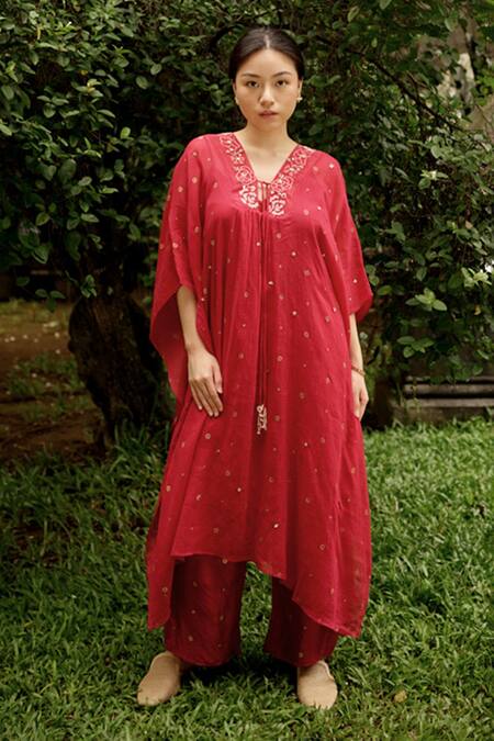 Baju Red Chanderi Cotton, Silk Beads, Embroidery V-neck Printed Kaftan With Inner Online at Aza Fashions Baju_Red Chanderi Cotton, Silk Beads, Embroidery V-neck Printed Kaftan With Inner_Online_at_Aza_Fashions