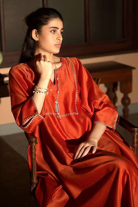 Deep Thee_Orange Chanderi Embroidery Asymmetric Resham Kaftan _Online_at_Aza_Fashions