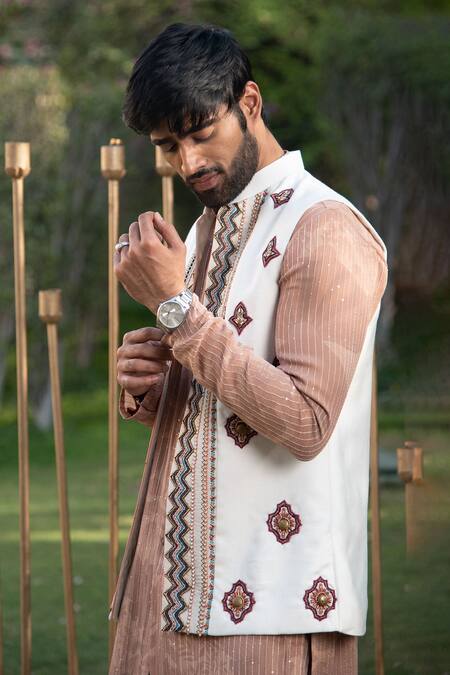 Soniya G_Ivory Silk, Handloom Cotton Embroidery Floral Printed Bundi And Kurta Set _at_Aza_Fashions