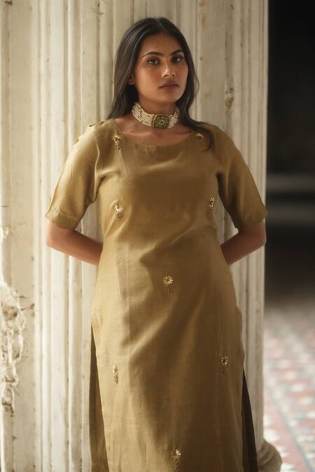 Shop_Peeli Dori_Gold Silk Chanderi Hand Round Straight Kurta And Pant Set _Online_at_Aza_Fashions