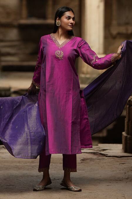 Sagaa By Vanita_Purple Kurta And Pant  Silk Embroidered Floral Round Set _Online_at_Aza_Fashions