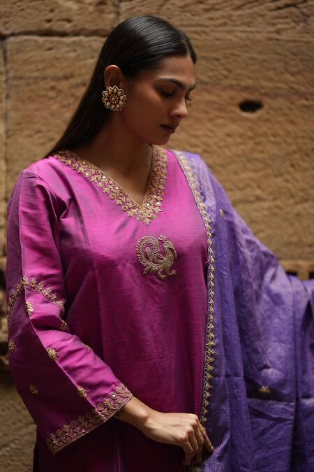 Sagaa By Vanita_Purple Kurta And Pant  Silk Embroidered Floral Round Set _at_Aza_Fashions