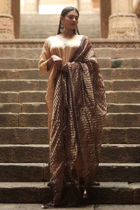 Sagaa By Vanita_Brown Kurta  Silk Embroidered Beads V Neck Set _at_Aza_Fashions