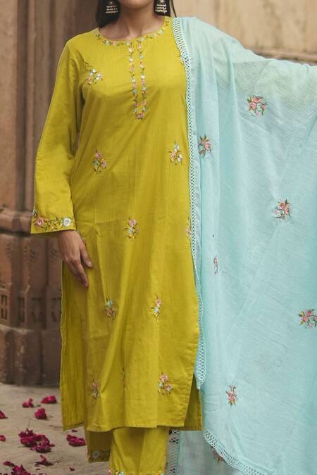 Sagaa By Vanita Brown Dupatta Organza, Kurta And Pant Silk Floral Round Print Set Online at Aza Fashions Sagaa By Vanita_Brown Dupatta Organza, Kurta And Pant Silk Floral Round Print Set_Online_at_Aza_Fashions