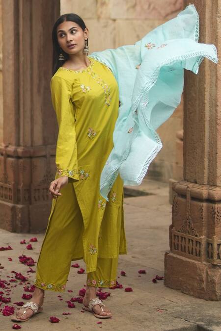 Buy Sagaa By Vanita Brown Dupatta Organza, Kurta And Pant Silk Floral Round Print Set Online at Aza Fashions Buy_Sagaa By Vanita_Brown Dupatta Organza, Kurta And Pant Silk Floral Round Print Set_Online_at_Aza_Fashions