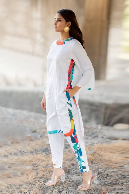 Buy Pooja-Keyur White Cotton Satin Round Neck Placement Paradise Print Kurta With Pant Online at Aza Fashions Buy_Pooja-Keyur_White Cotton Satin Round Neck Placement Paradise Print Kurta With Pant_Online_at_Aza_Fashions