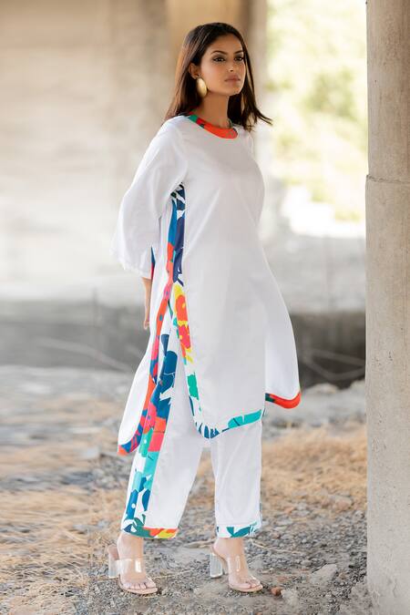 Shop Pooja-Keyur White Cotton Satin Round Neck Placement Paradise Print Kurta With Pant Online at Aza Fashions Shop_Pooja-Keyur_White Cotton Satin Round Neck Placement Paradise Print Kurta With Pant_Online_at_Aza_Fashions