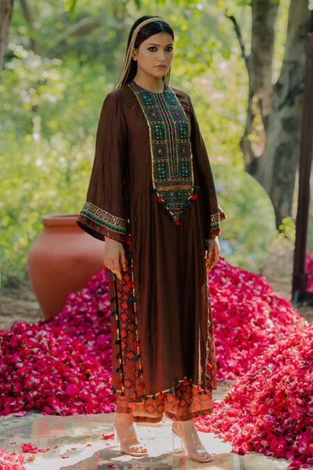 Buy_Pooja-Keyur_Multi Color Cotton, Silk Embroidery Round Neck Aari Kurta And Pant Set_Online_at_Aza_Fashions