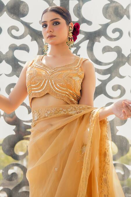 Gul By Aishwarya_Beige Saree Silk Organza Hand Embroidered Zardozi And Blouse Set  _at_Aza_Fashions