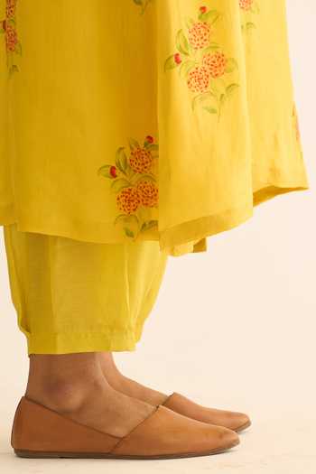 Dot_Yellow Hemp, Cotton, Silk Embroidery Round Evani Floral Print Kurta And Pant Set _at_Aza_Fashions