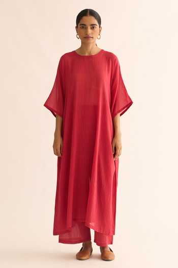 Dot_Red Cotton Round Neck Stripe Pattern Kurta And Pant Set _Online_at_Aza_Fashions