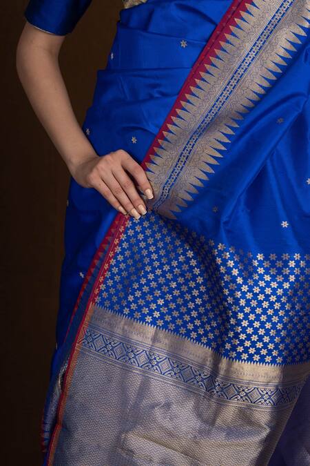 Devissha_Blue Pure Katan Silk Floral Handloom Banarasi Saree_Online_at_Aza_Fashions