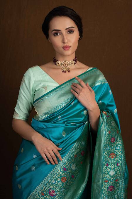 Buy_Devissha_Blue Pure Katan Silk Floral Handloom Pattern Banarasi Saree_Online_at_Aza_Fashions