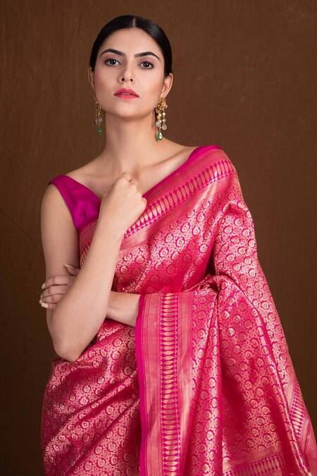Devissha_Fuchsia Pure Katan Silk Paisley Handloom Woven Banarasi Saree_Online_at_Aza_Fashions