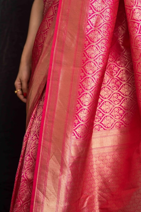 Buy_Devissha_Fuchsia Pure Katan Silk Floral Handloom Woven Banarasi Saree_Online_at_Aza_Fashions