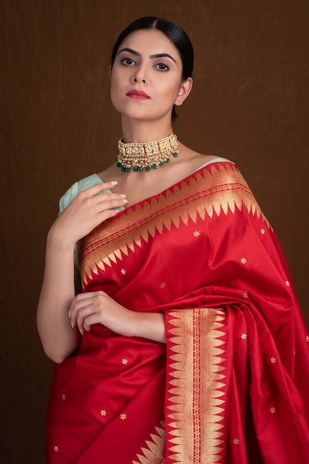 Devissha_Red Pure Katan Silk Floral Handloom Banarasi Saree With Running Blouse_Online_at_Aza_Fashions