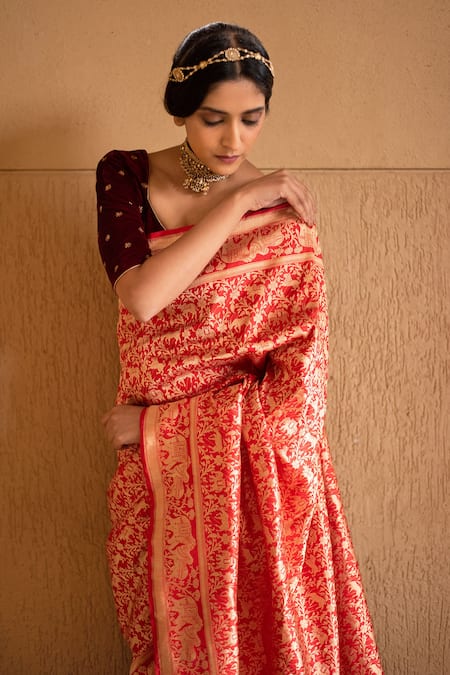 Buy Devissha Red Pure Katan Silk Floral, Animal Shikargah Handloom Banarasi Saree Online at Aza Fashions Buy_Devissha_Red Pure Katan Silk Floral, Animal Shikargah Handloom Banarasi Saree _Online_at_Aza_Fashions