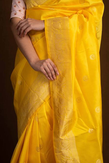 Buy Devissha Yellow Pure Katan Silk Chand, Tara Woven Banarasi Saree Online at Aza Fashions Buy_Devissha_Yellow Pure Katan Silk Chand, Tara Woven Banarasi Saree_Online_at_Aza_Fashions