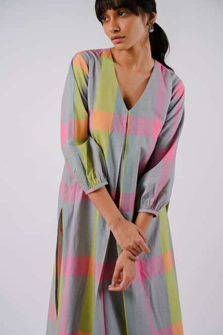 Buy Tussah By Siddhi Shah Grey Cotton Printed Checkered V Neck Kurta Online at Aza Fashions Buy_Tussah By Siddhi Shah_Grey Cotton Printed Checkered V Neck Kurta _Online_at_Aza_Fashions