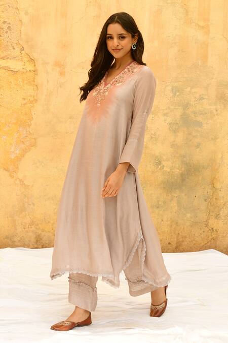 Label Niti Bothra Grey Silk Embroidery V-neck Ombre Bodice Kurta And Palazzo Set Online at Aza Fashions Label Niti Bothra_Grey Silk Embroidery V-neck Ombre Bodice Kurta And Palazzo Set _Online_at_Aza_Fashions