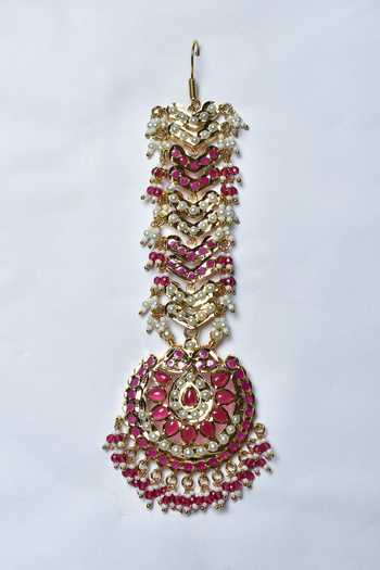 Zevar By Geeta_Gold Plated Jadau Kundan And Pearl Maangtikka_Online_at_Aza_Fashions