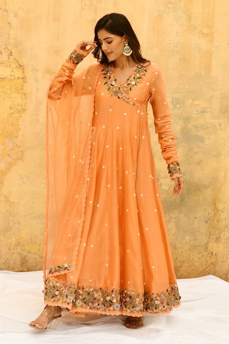 Label Niti Bothra Peach Silk Embroidery V-neck Floral Bloom Angarkha Anarkali Set Online at Aza Fashions Label Niti Bothra_Peach Silk Embroidery V-neck Floral Bloom Angarkha Anarkali Set _Online_at_Aza_Fashions
