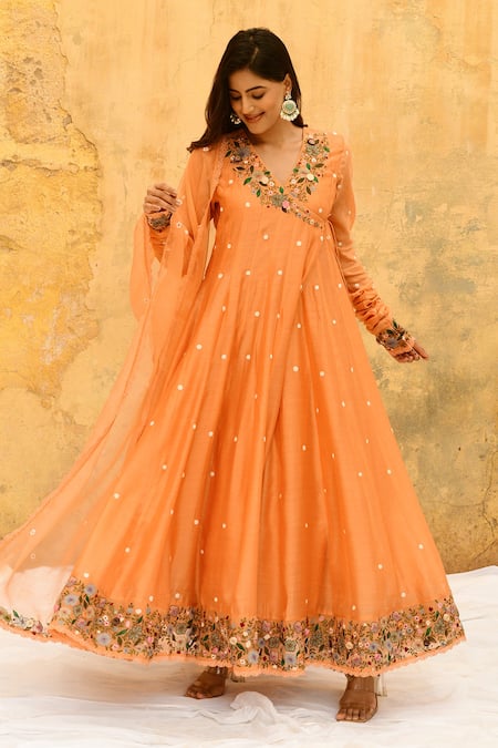 Label Niti Bothra Peach Silk Embroidery V-neck Floral Bloom Angarkha Anarkali Set at Aza Fashions Label Niti Bothra_Peach Silk Embroidery V-neck Floral Bloom Angarkha Anarkali Set _at_Aza_Fashions