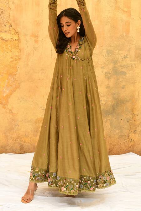 Label Niti Bothra Green Silk, Bamboo Embroidery V-neck Flower Angarkha Anarkali Set Online at Aza Fashions Label Niti Bothra_Green Silk, Bamboo Embroidery V-neck Flower Angarkha Anarkali Set _Online_at_Aza_Fashions