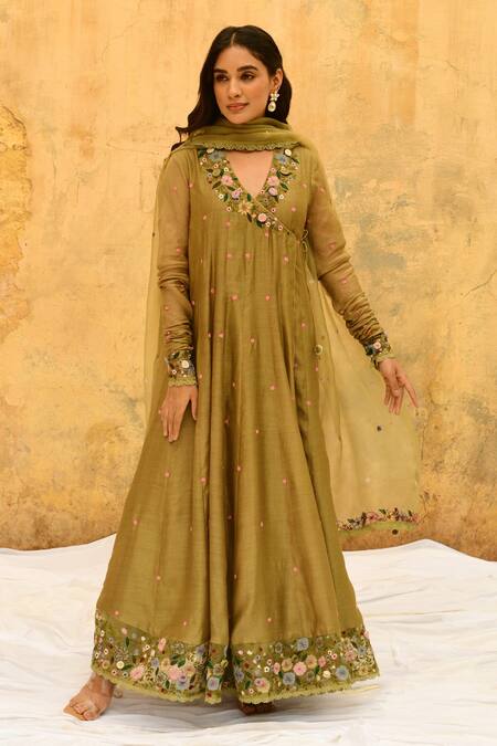 Shop Label Niti Bothra Green Silk, Bamboo Embroidery V-neck Flower Angarkha Anarkali Set Online at Aza Fashions Shop_Label Niti Bothra_Green Silk, Bamboo Embroidery V-neck Flower Angarkha Anarkali Set _Online_at_Aza_Fashions