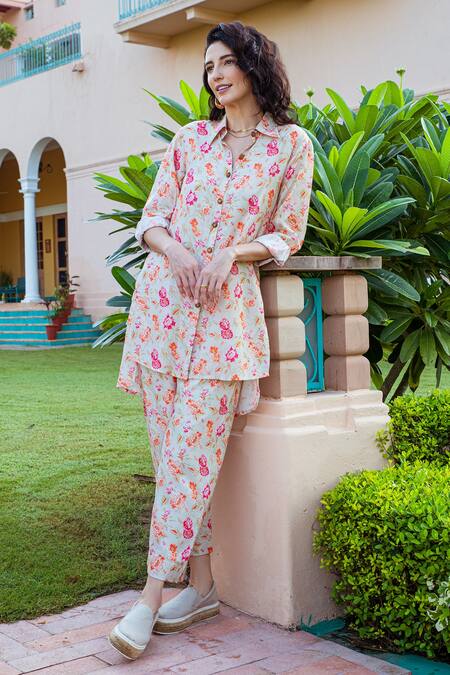 Karaj Jaipur_Cream Muslin Floral Shirt Collar Botanical Pattern Tunic And Pant Set_at_Aza_Fashions