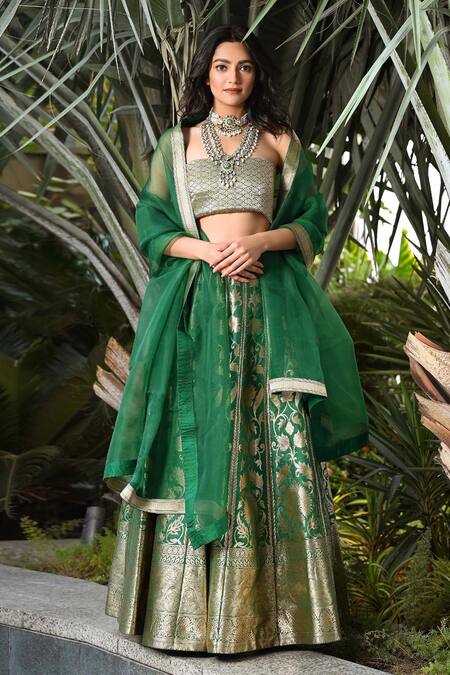 Buy_Vishwa By Pinki Sinha_Green Silk Embroidery, Floral Pattern Lehenga Set With Unstitched Blouse Fabric_Online_at_Aza_Fashions