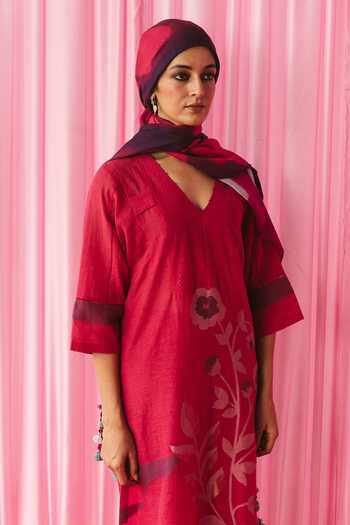 Arte-Alter_Pink Aisha Hand Woven Jamdani Kurta Set_at_Aza_Fashions