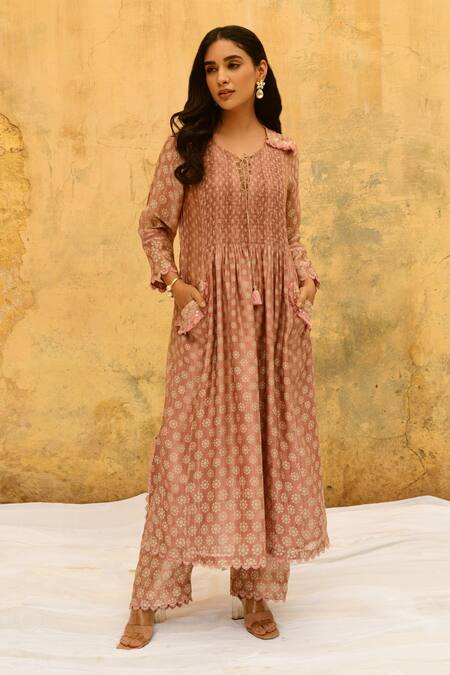 Label Niti Bothra_Pink Handloom Cotton, Silk Embroidery Crew Chandrakala Print Kurta With Pant _Online_at_Aza_Fashions
