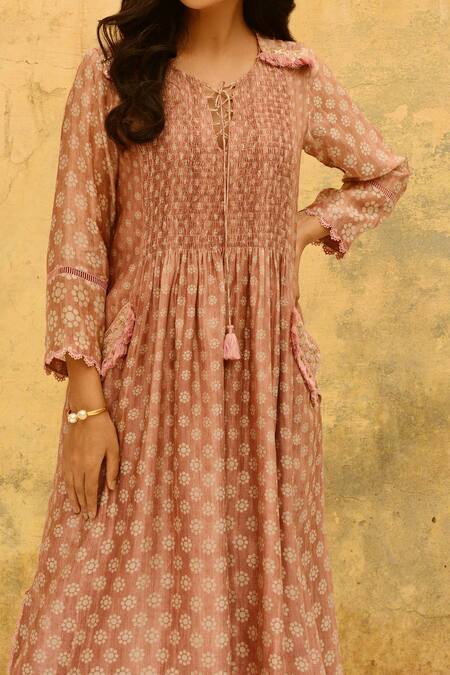 Buy_Label Niti Bothra_Pink Handloom Cotton, Silk Embroidery Crew Chandrakala Print Kurta With Pant _Online_at_Aza_Fashions