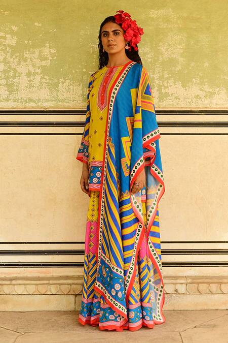 Swati Vijaivargie_Blue Silk Hand Embroidered Chevron Laila Dupatta _Online_at_Aza_Fashions